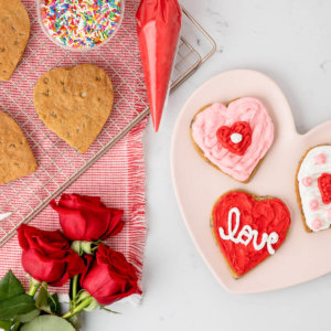 Picture of Valentine's Day Decorating Kit - 6 count