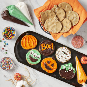 Picture of Halloween Decorating Kit (12 Count)